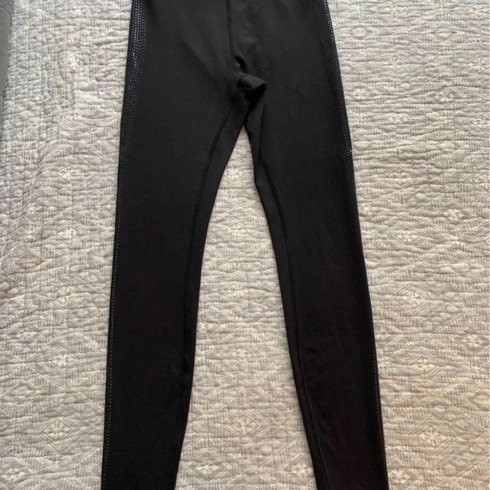 Like New Black Lululemon Leggings - Picture 4 of 7